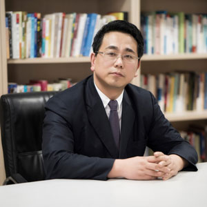 陈 劲