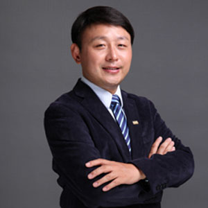 郑 刚